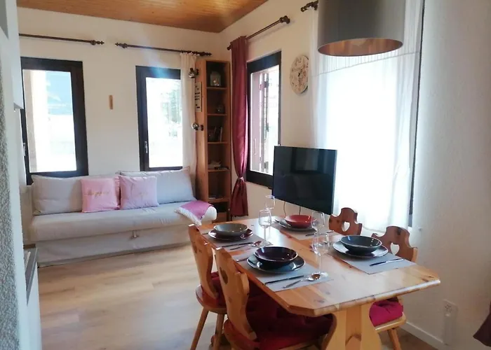 Ein-zimmer-wohnung 'claudia' In Im Zentrum By Interhome