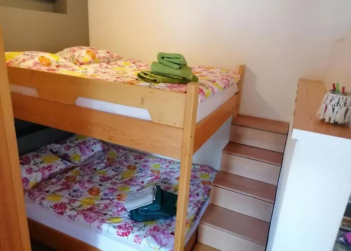 Ein-zimmer-wohnung 'claudia' In Im Zentrum By Interhome アパート *
